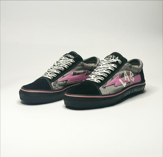 Revenge Woman Life a Beach Black Pink Low Top